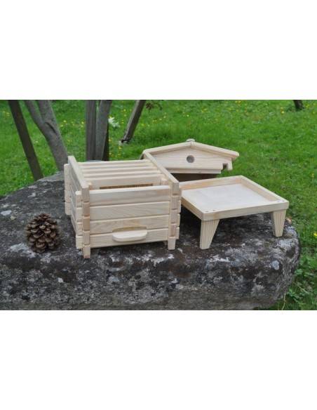 Klassischer Bienenstock aus Holz