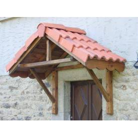 Marquises pour portes d'entrée en sapin.