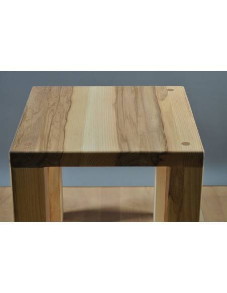 COUCHTISCH 45 x 45 AUS OLIVENESCHE, HÖHE 45 CM
