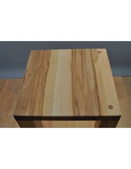 SALONTAFEL 45 × 45 OLIJFESSENHOUT HOOGTE 45 CM