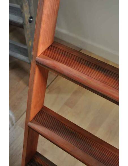 Finition Echelle de mezanine / meunier en atelier