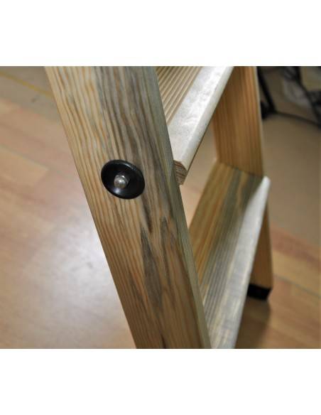 Finition Echelle de mezanine / meunier en atelier