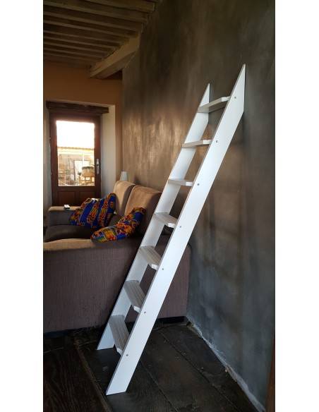 White lacquered beech ladder