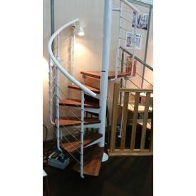 Escalier colimaçon métal blanc, marche métal, aulne ou hêtre
