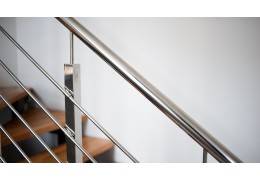 Installer une rampe d'escalier aluminium en 6 étapes !