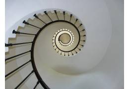 Installation d'un escalier en colimaçon : quel espace prévoir ?