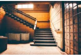 Comment isoler un escalier quart tournant?