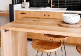 Méthode simple pour fabriquer une table haute avec un plan de travail