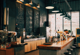 Faire un bar stylé avec un plan de travail : méthode simple et rapide