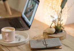 Du plan de travail à une table sur mesure : le guide DIY