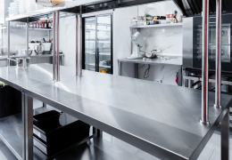 Entretenir un plan de travail en zinc : méthode simple et efficace